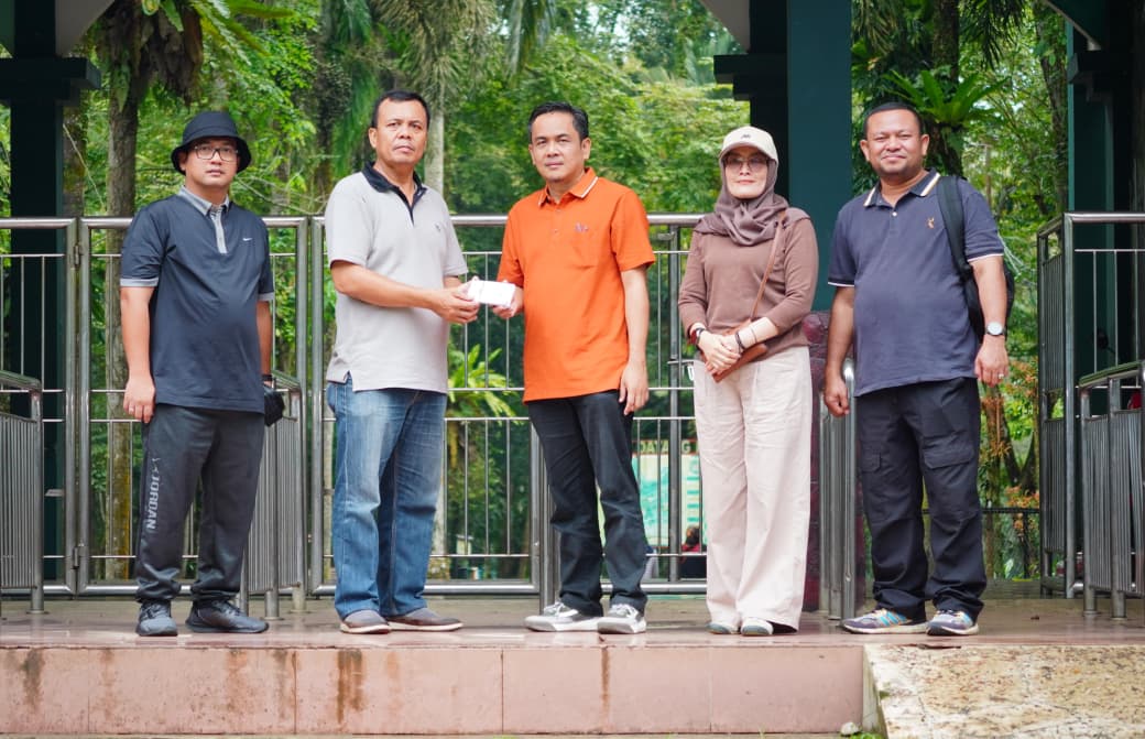 GOTONG ROYONG BERSAMA ASN DINAS PKPCKTR KOTA MEDAN PEDULI KEBUN BINATANG