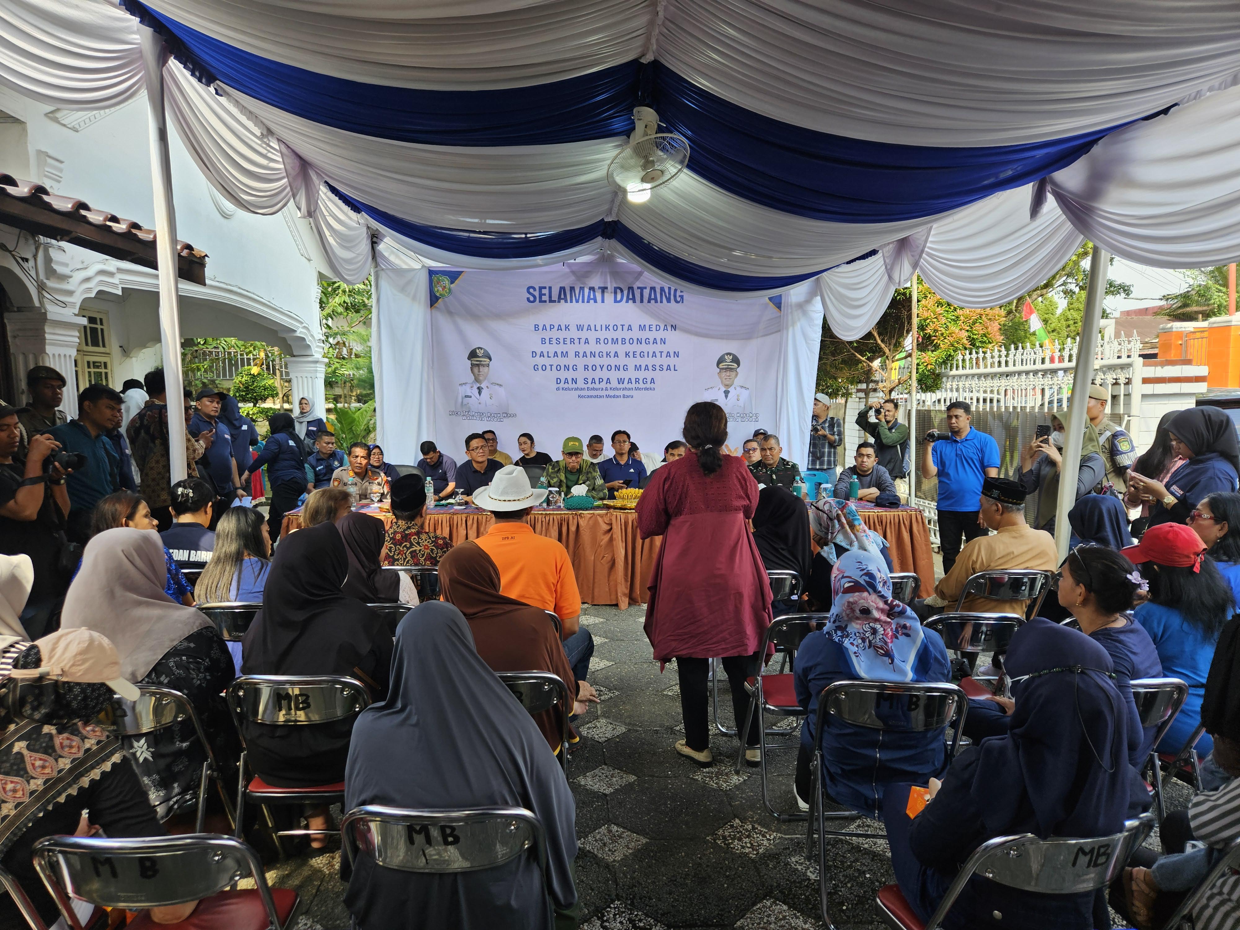 SINERGI PEMERINTAH DAN MASYARAKAT MELALUI GOTONG ROYONG DI MEDAN BABURA