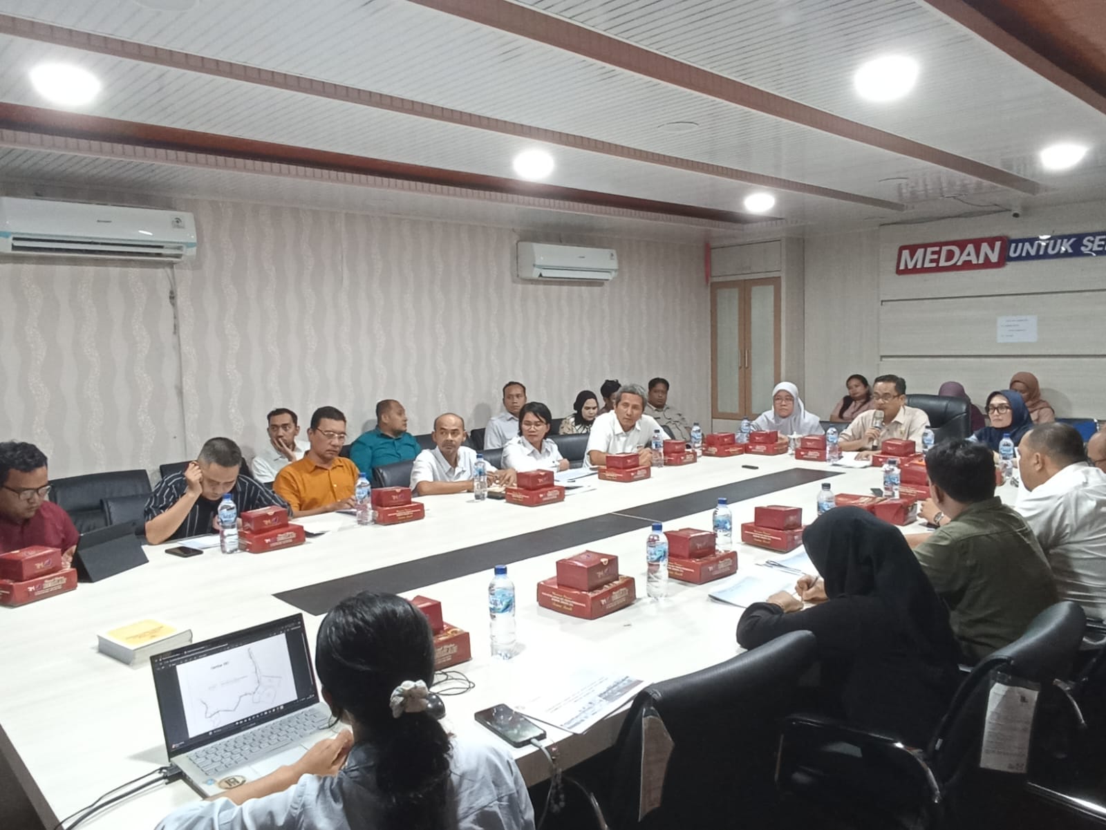 Rapat Pembahasan Kendala Pengadaan Tanah Revitalisasi Danau Siombak Kelurahan Paya Pasir Kecamatan Medan Marelan