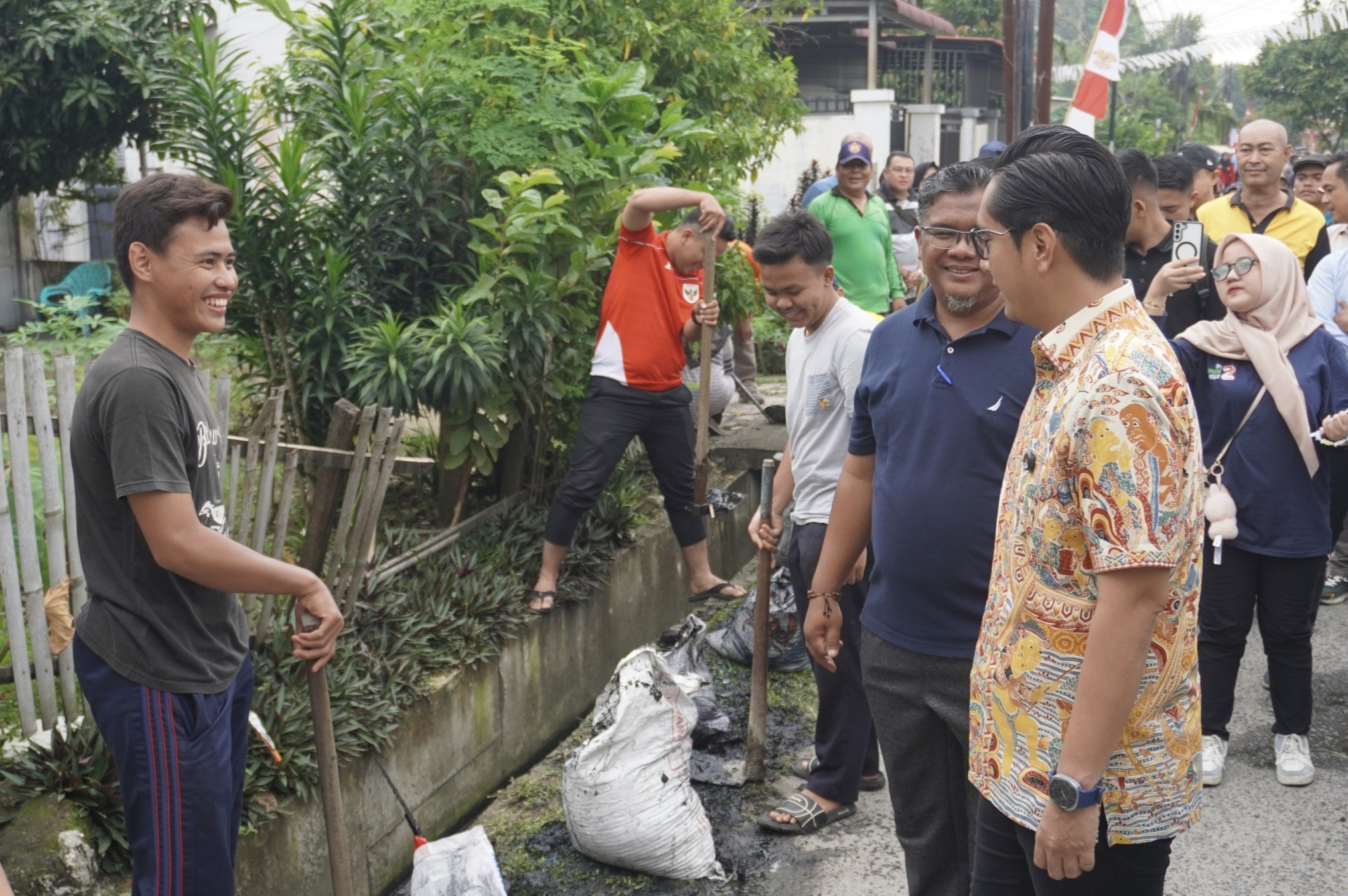 Gotong Royong dan Sapa Warga di Kelurahan Sidorejo Hilir Kecamatan Medan Tembung