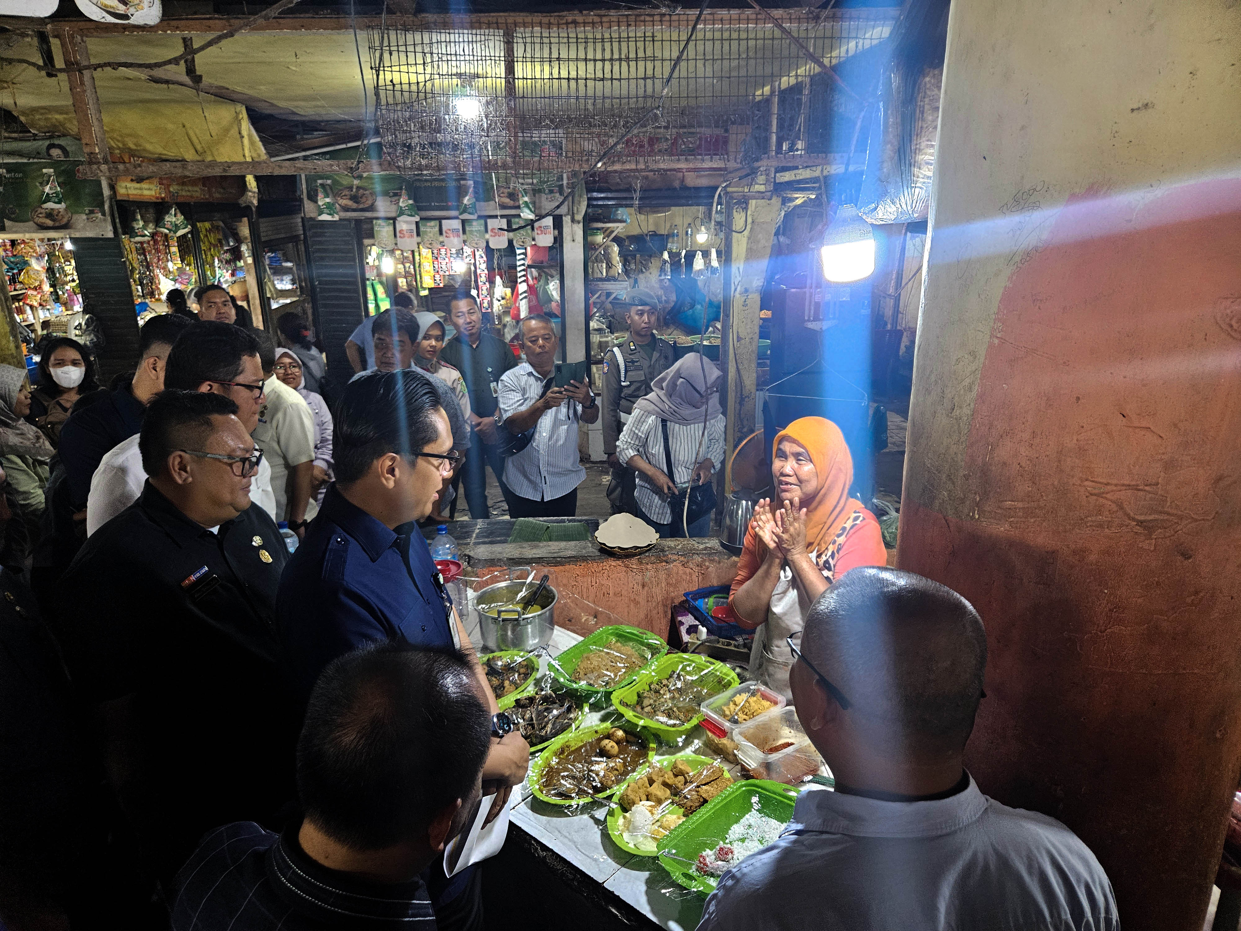 JELANG AKHIR TAHUN, WALIKOTA PANTAU HARGA BAHAN POKOK